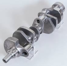Load image into Gallery viewer, Eagle Chevrolet 305/350 Cast Crankshaft