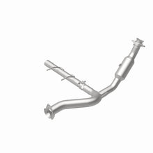 Load image into Gallery viewer, MagnaFlow Direct Fit Catalytic Conv 06-09 Ford Expedition / 07-09 Lincoln Navigator/Navigator L P/S