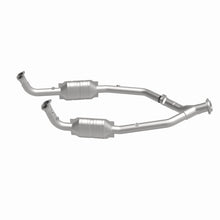 Load image into Gallery viewer, MagnaFlow Direct Fit Catalytic Converter 99-04 LR Discovery V8 OEM
