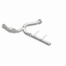 Load image into Gallery viewer, MagnaFlow Direct Fit Catalytic Conv 06-09 Ford Expedition / 07-09 Lincoln Navigator/Navigator L P/S