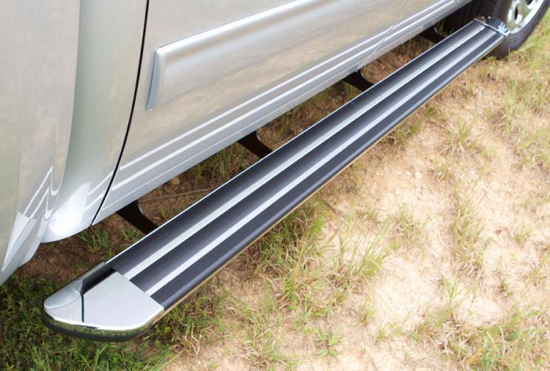 Lund 04-17 Nissan Titan King Cab (80in) Crossroads 80in. Running Board Kit - Chrome