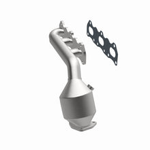 Load image into Gallery viewer, MagnaFlow Direct Fit Catalytic Converter 00 Suzuki Grand Vitara 2.5L