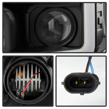 Load image into Gallery viewer, Spyder 07-09 Toyota Tundra Projector Headlights - Black (PRO-YD-TTU07V3PL-SEQ-BK)