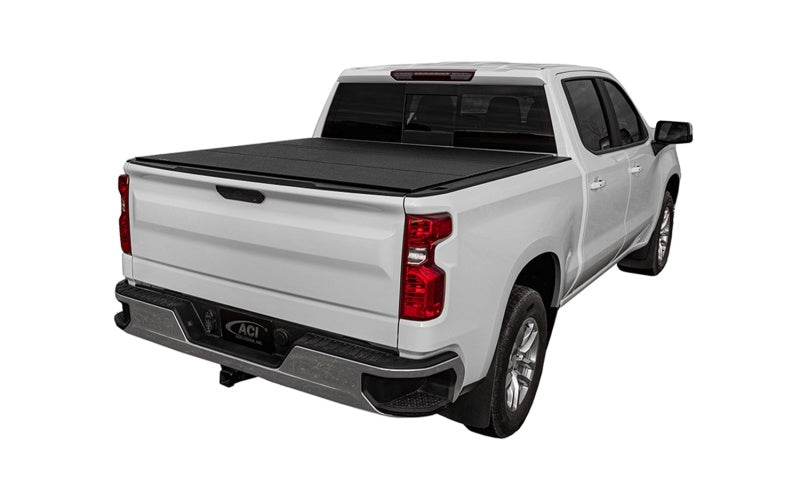 Access LOMAX Tri-Fold Cover Black Urethane Finish 2020 Jeep Gladiator - 5ft Bed (w/ Trail Rail)