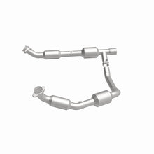 Load image into Gallery viewer, MagnaFlow Conv Direct Fit 05-06 Ford E-350 Super Duty 5.4L