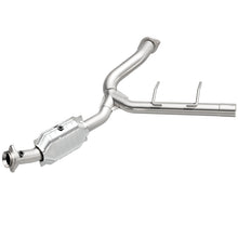 Load image into Gallery viewer, MagnaFlow Direct Fit Catalytic Conv 06-09 Ford Expedition / 07-09 Lincoln Navigator/Navigator L P/S