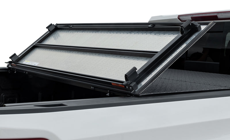 Access LOMAX Pro Series Tri-Fold Cover 2020 Jeep Gladiator 5ft Box (w/Trail Rail) - Blk Diamond Mist