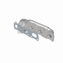 Load image into Gallery viewer, MagnaFlow Direct Fit Catalytic Converter 00 Suzuki Grand Vitara 2.5L