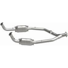 Load image into Gallery viewer, MagnaFlow Direct Fit Catalytic Converter 99-04 LR Discovery V8 OEM