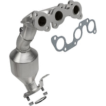 Load image into Gallery viewer, MagnaFlow Direct Fit Catalytic Converter 04-06 Toyota Sienna 3.3L