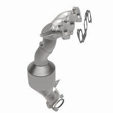 Load image into Gallery viewer, MagnaFlow Direct Fit Catalytic Converter 04-06 Toyota Sienna 3.3L