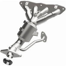 Load image into Gallery viewer, MagnaFlow OEM Grade 12-17 Toyota Prius C Federal / EPA Compliant Manifold Catalytic Converter