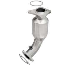 Load image into Gallery viewer, MagnaFlow DF Catalytic Conv Nissan 04-05 Maxima Manifold/2006 Altima Manifold/04-09 Quest 3.5L Rear