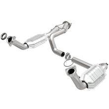 Load image into Gallery viewer, MagnaFlow Conv DF 02-06 Cadillac Truck. 8 5.3L Dual Conv. Y-Pipe Assy 2wd/Chevy Truck 99-07