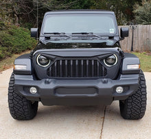 Load image into Gallery viewer, Oracle Jeep JL/Gladiator JT Oculus Bi-LED Projector Headlights - Amber/White Switchback