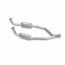 Load image into Gallery viewer, MagnaFlow Direct Fit Catalytic Converter 99-04 LR Discovery V8 OEM