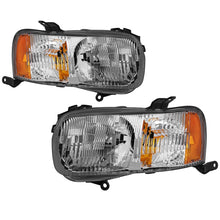 Load image into Gallery viewer, xTune 01-04 Ford Escape OEM Style Headlights - Chrome (HD-JH-FESCA01-AM-C)