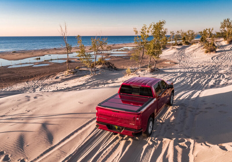 UnderCover 19-24 Chevy/GMC Silverado/Sierra 69.6in Fusion Bed Cover - Pull Me Over Red