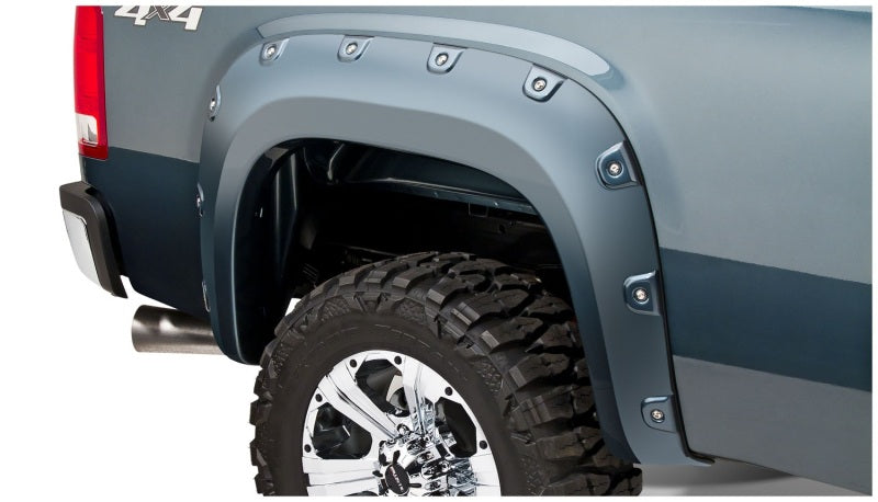 Bushwacker 07-10 GMC Sierra 3500 Fleetside Boss Pocket Style Flares 4pc Excludes Dually - Black