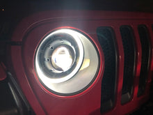 Load image into Gallery viewer, Oracle Oculus Bi-LED Projector Headlights for Jeep JL/Gladiator JT - Matte Blk - 5500K