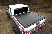 Load image into Gallery viewer, Roll-N-Lock 2020 Jeep Gladiator 5ft bed M-Series Retractable Tonneau Cover