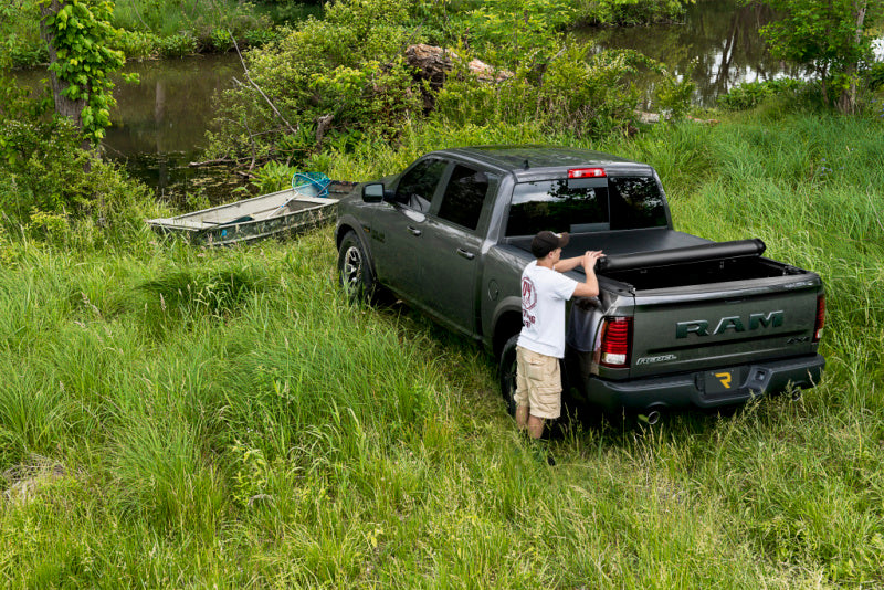 Truxedo 2019 GMC Sierra 1500 & Chevrolet Silverado 1500 (New Body) 5ft 8in Deuce Bed Cover