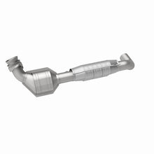 Load image into Gallery viewer, MagnaFlow Direct Fit Catalytic Converter 04-05 Ford F-150 5.4L D/S 2WD (Excl 04 Heritage Edition)