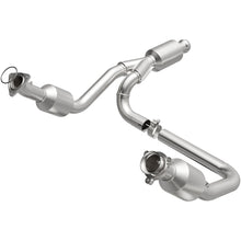 Load image into Gallery viewer, Magnaflow 14-15 Chevrolet Silverado 1500 5.3L Direct-Fit Catalytic Converter