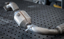 Load image into Gallery viewer, MagnaFlow DF Catalytic Conv Nissan 04-05 Maxima Manifold/2006 Altima Manifold/04-09 Quest 3.5L Rear