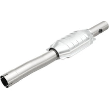 Load image into Gallery viewer, MagnaFlow Direct Fit Catalytic Converter 01-04 Jeep G/C 4.0L