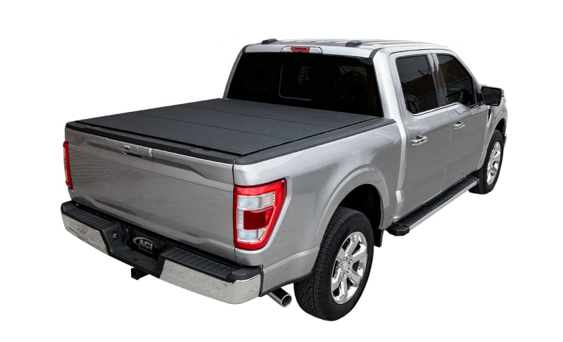 Access LOMAX Pro Series Tri-Fold Cover 17-19 Ford Super Duty F-250 6ft 8in Bed Blk Diamond Mist