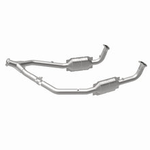 Load image into Gallery viewer, MagnaFlow Direct Fit Catalytic Converter 99-04 LR Discovery V8 OEM
